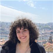 Me defino como una Profesora de economía y matemáticas muy preparada, con experiencia anterior en enseñar mediante clases particulares a estudiantes de ESO y Bachillerato. También tengo amplios conocimientos en fiscalidad, econométrica, estadística y cont